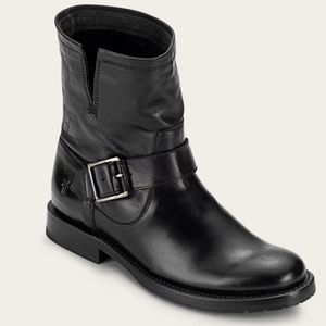 FRYE NWOT Black Waxed Vintage Leather Natalie Engineer